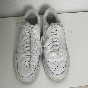 Nike triple white court vision low size Us 8.5